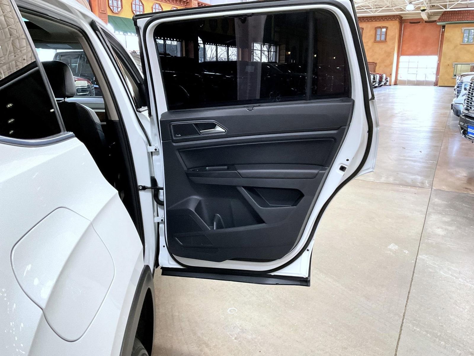 Used 2019 Volkswagen Atlas SEL Premium image 17