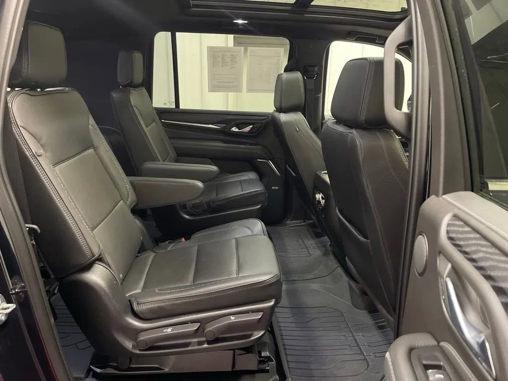 Used 2023 GMC Yukon XL Denali w/ Max Trailering Package AWD/4WD image 18