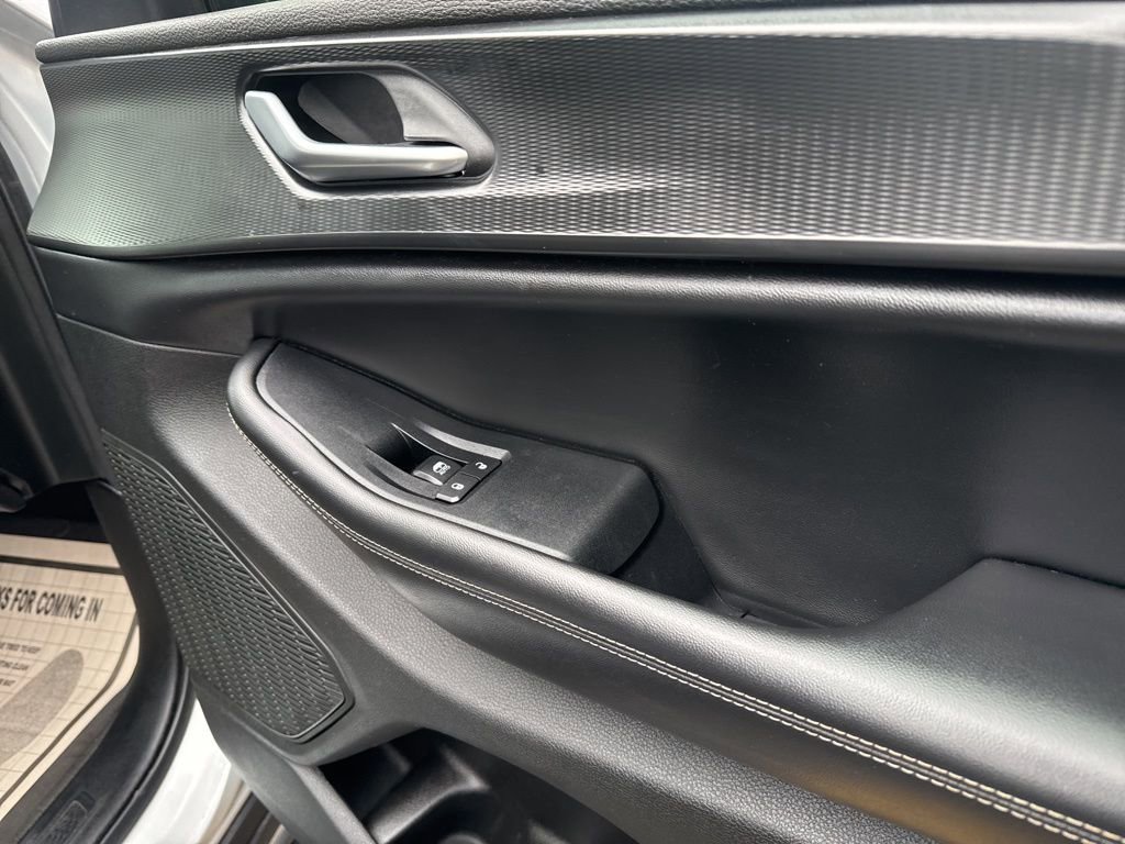 Used 2024 Jeep Grand Cherokee L Altitude image 41