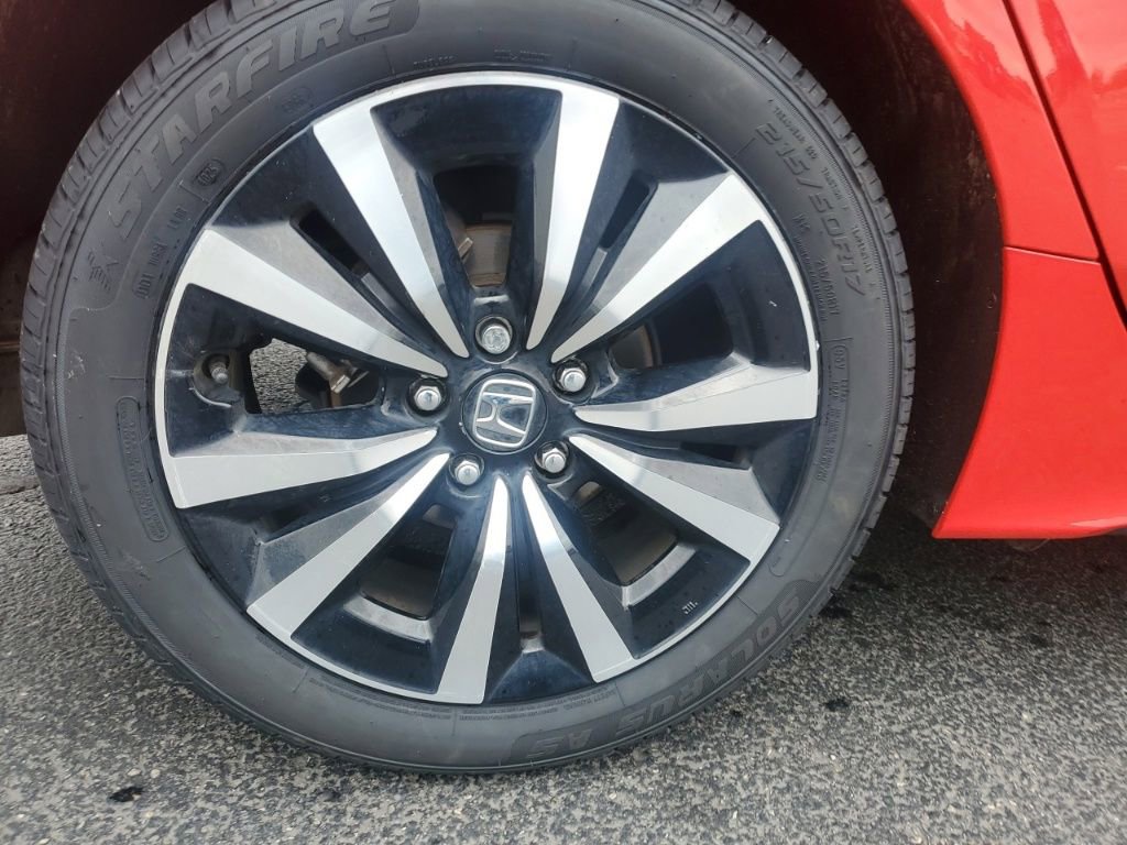 Used 2024 Honda Civic EX-L image 6