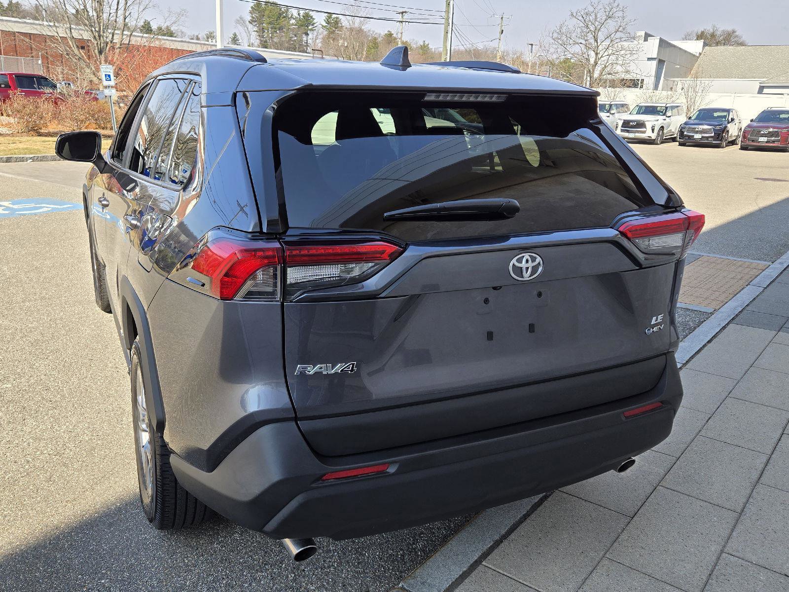 Used 2025 Toyota RAV4 LE AWD/4WD image 10