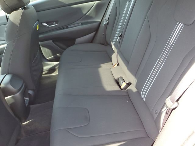 Certified 2025 Hyundai Elantra SEL FWD image 11