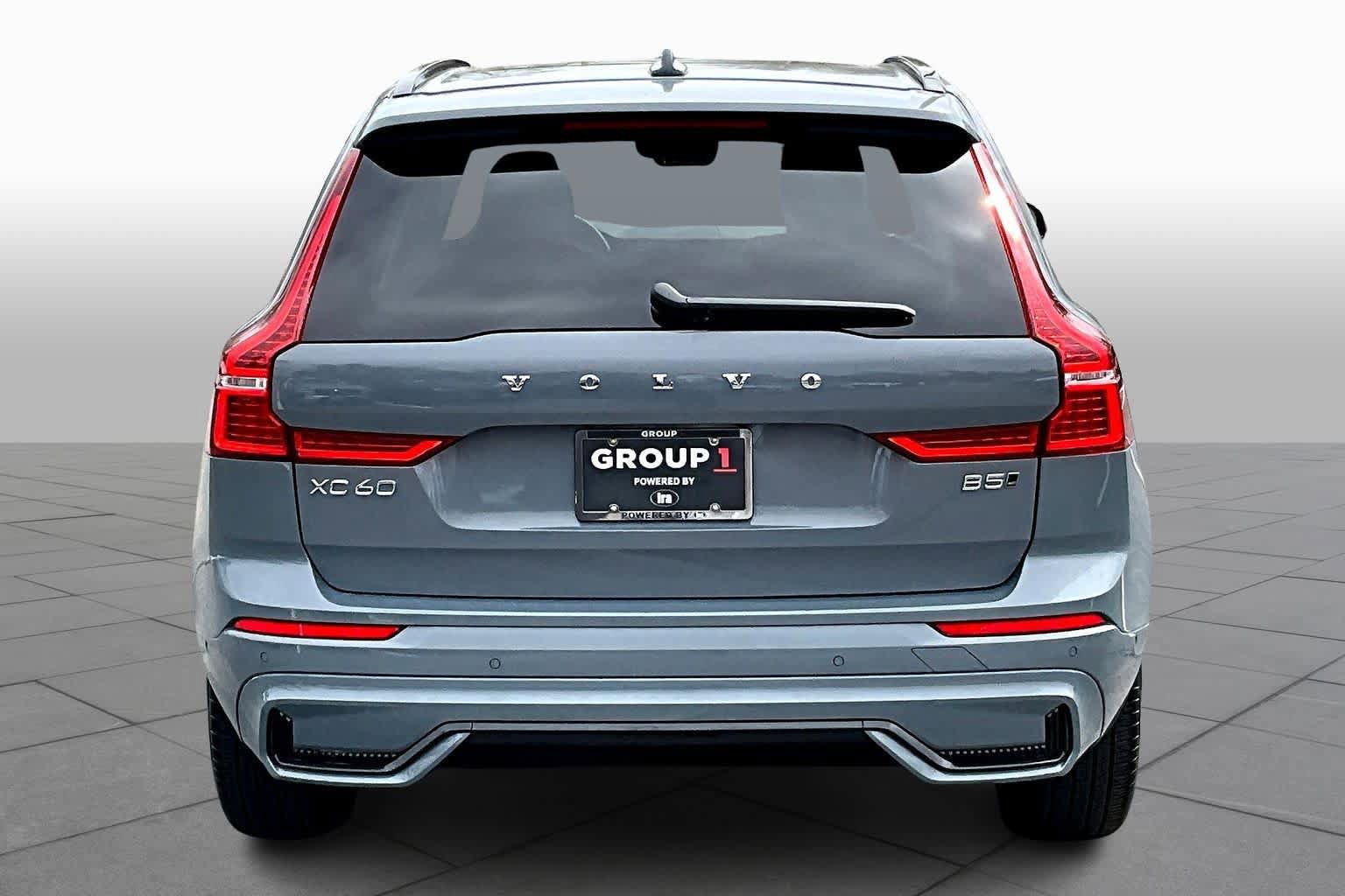 Used 2024 Volvo XC60 B5 Plus w/ Climate Package image 5