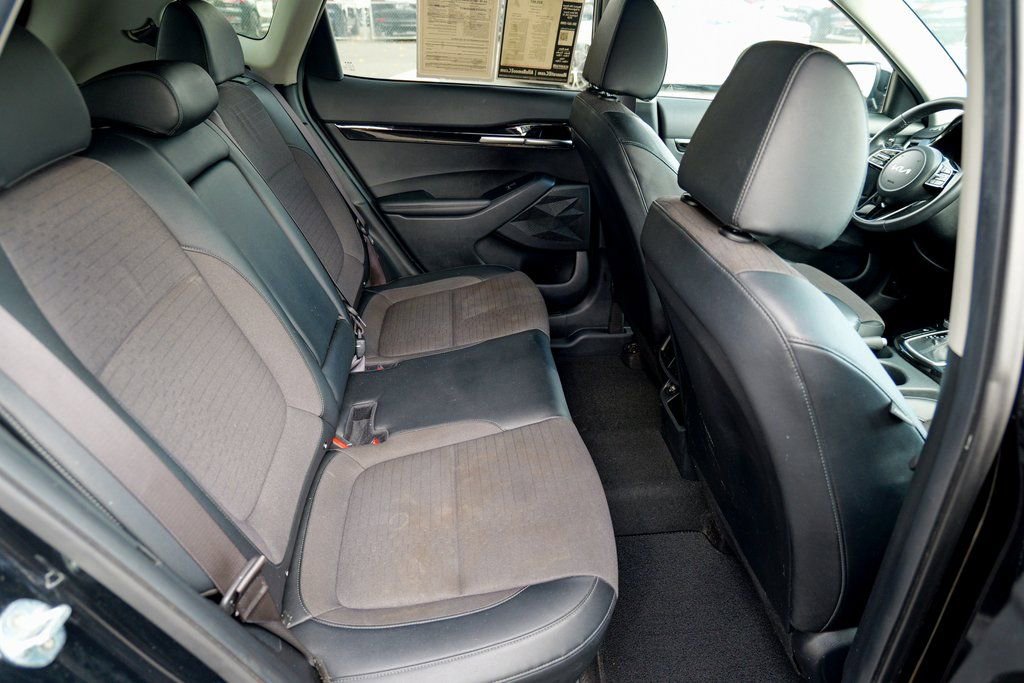 Used 2023 Kia Seltos S image 28