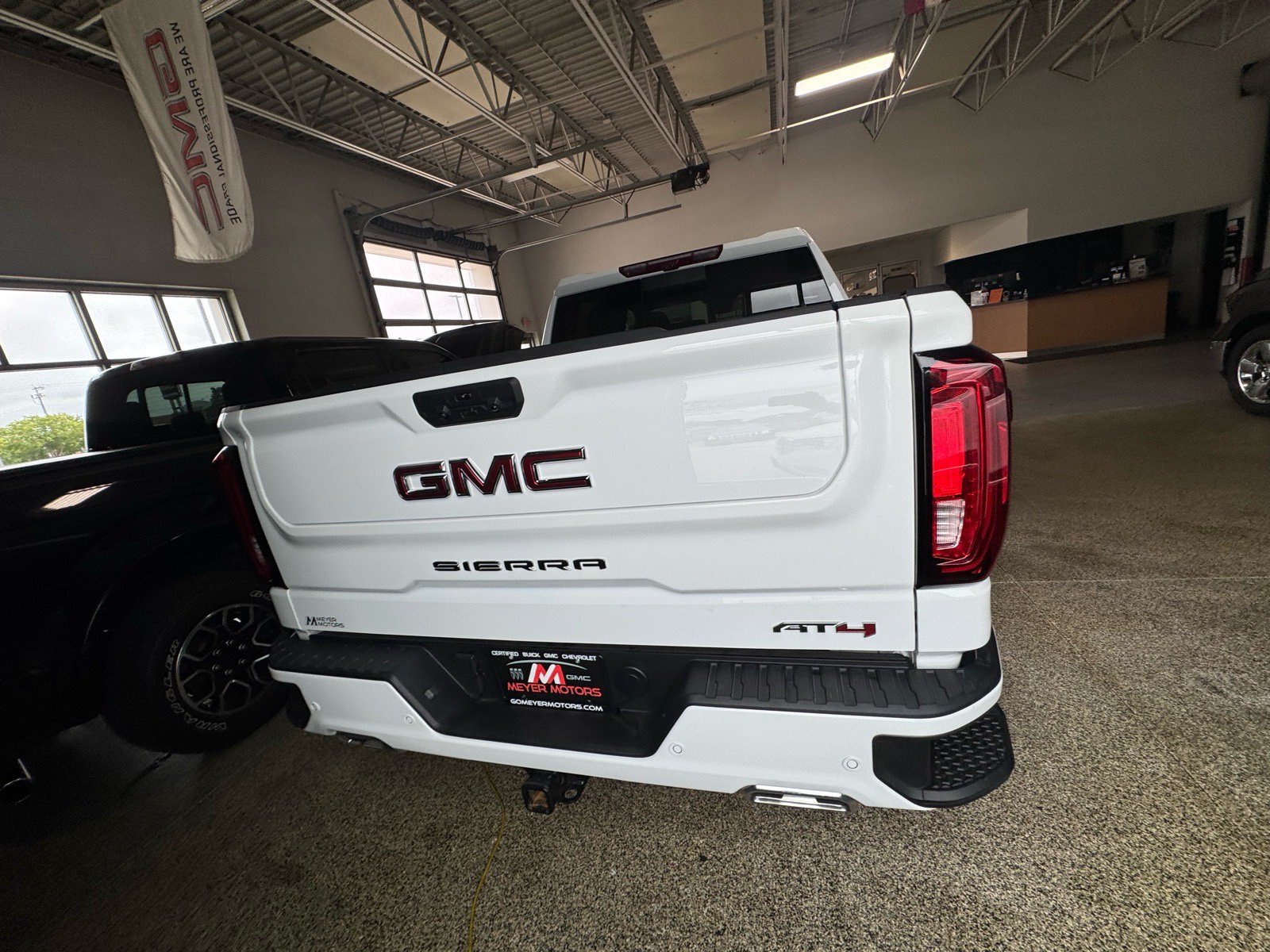 Used 2026 GMC Sierra 1500 AT4 w/ AT4 Premium Package AWD/4WD image 6