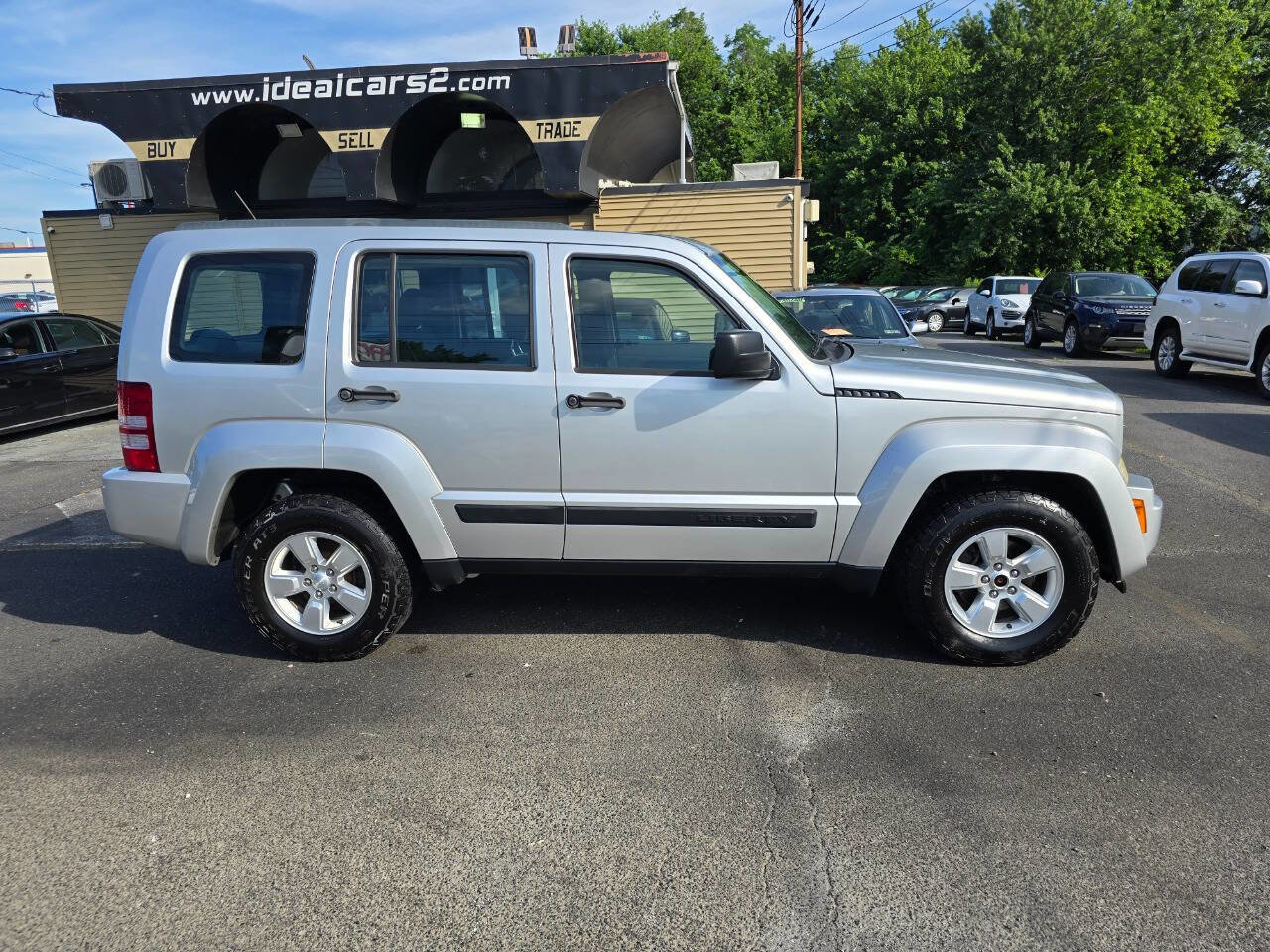 Used 2012 Jeep Liberty Sport image 2