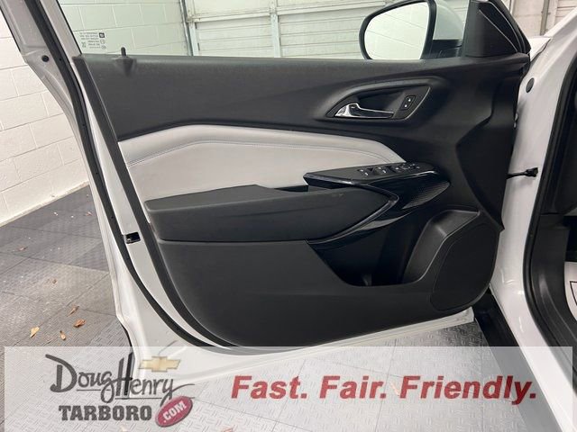 Used 2025 Chevrolet Trax LT image 27