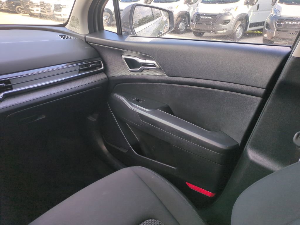 Used 2023 Kia Sportage LX AWD/4WD image 18