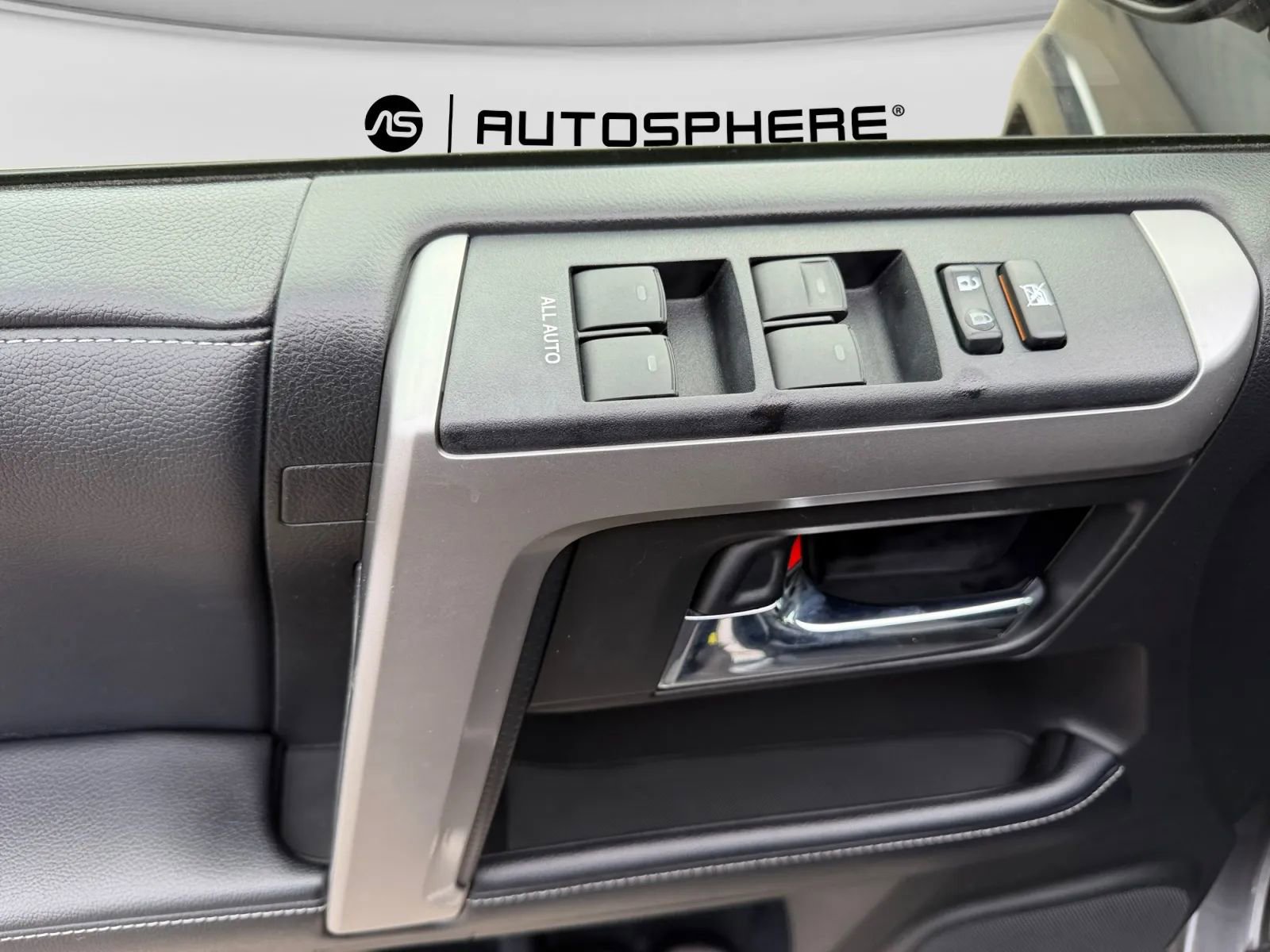 Used 2017 Toyota 4Runner SR5 AWD/4WD image 15