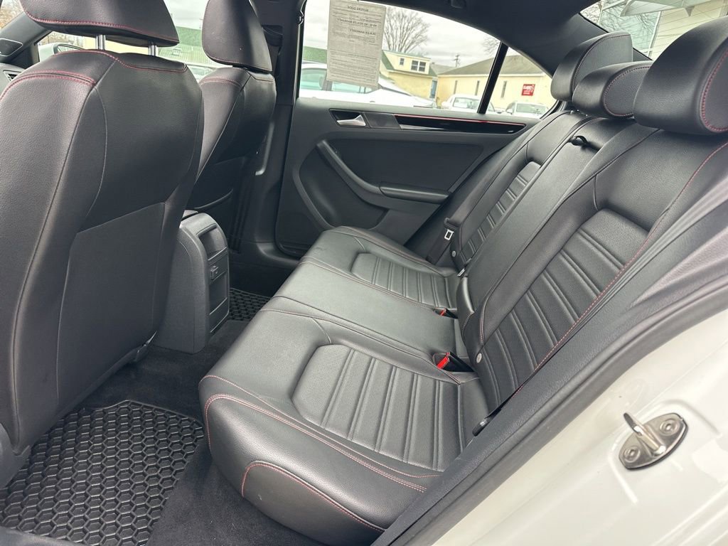 Used 2017 Volkswagen Jetta GLI FWD image 34
