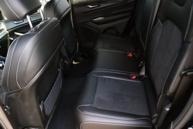 Used 2024 Jeep Grand Cherokee Altitude AWD/4WD image 11