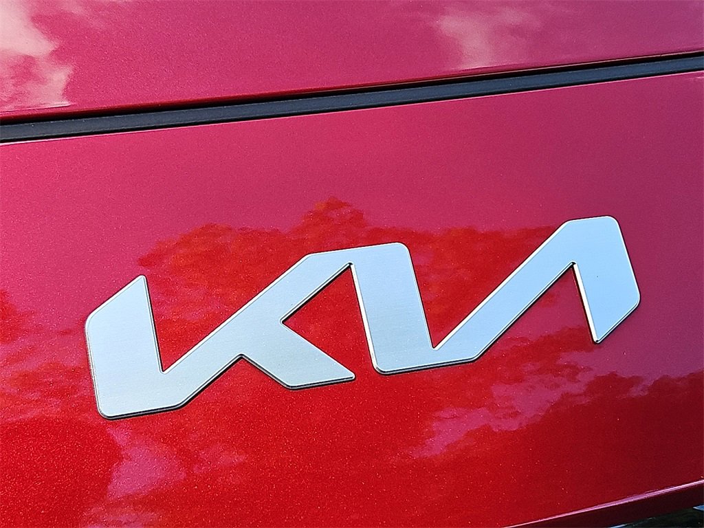 Certified 2022 Kia Niro LXS image 28