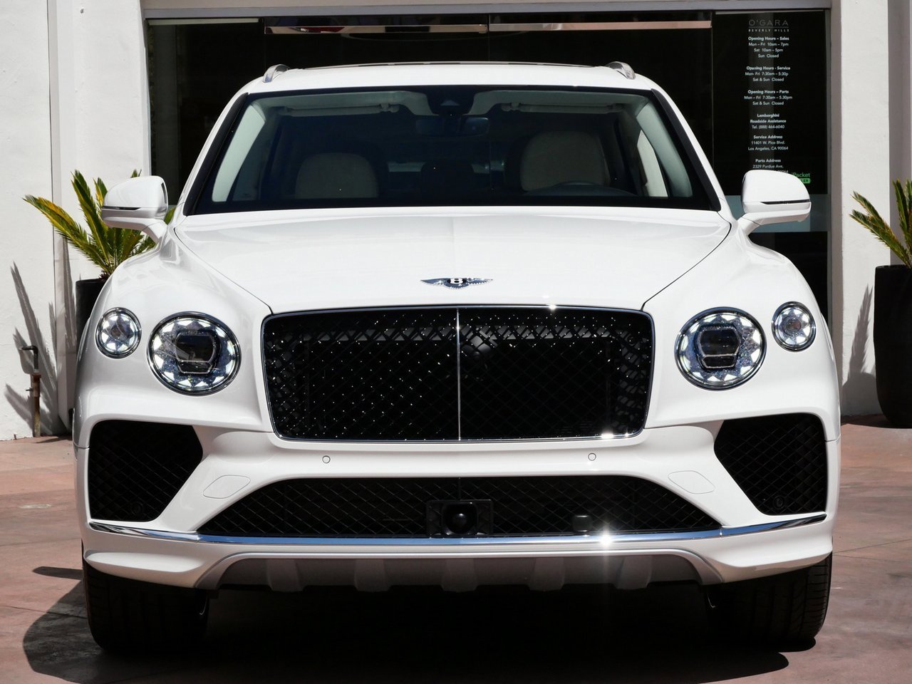 Used 2024 Bentley Bentayga Extended Wheelbase image 9