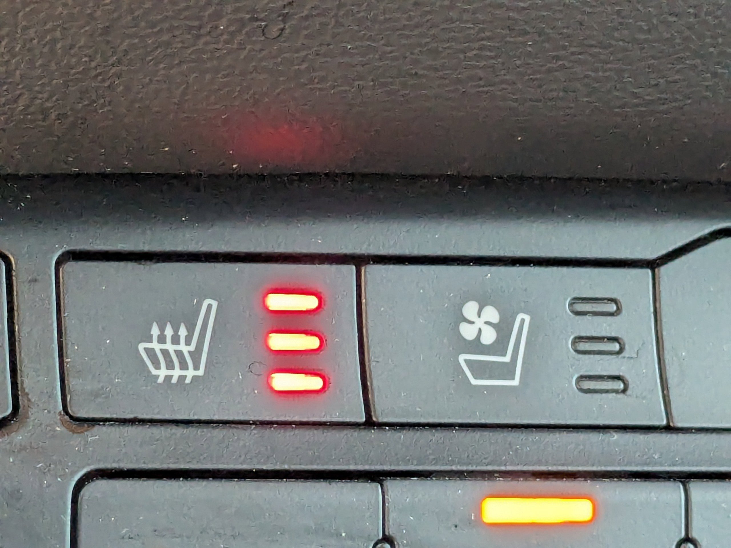 Used 2025 Dodge Durango GT image 29