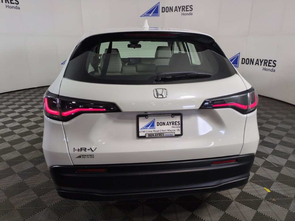 Used 2025 Honda HR-V LX image 5