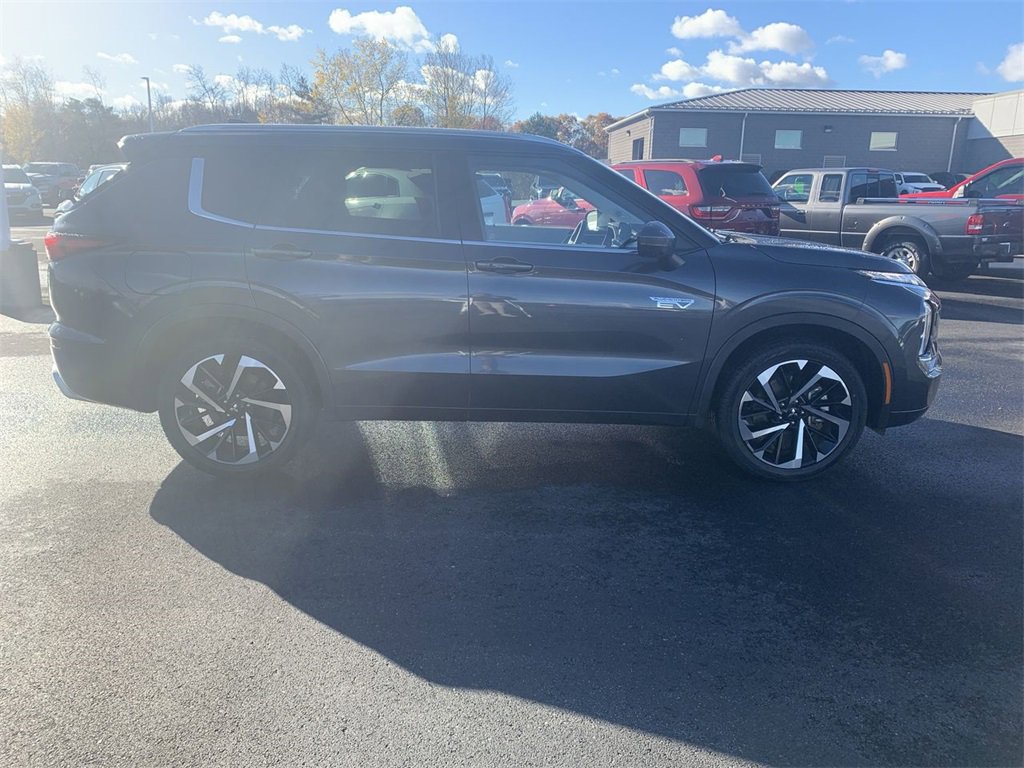 Used 2024 Mitsubishi Outlander SEL image 9