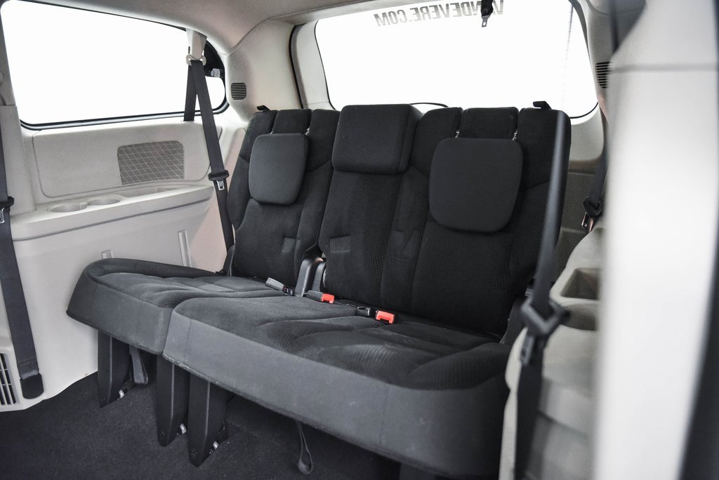 Used 2019 Dodge Grand Caravan SE image 12