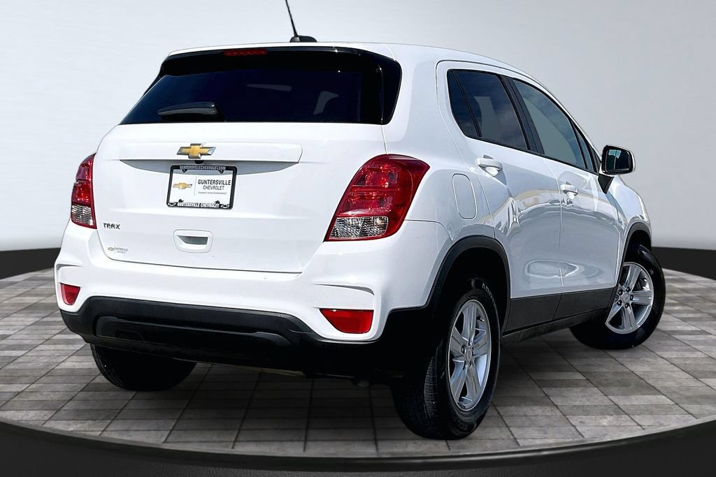 Used 2022 Chevrolet Trax LS w/ Tint and Cruise Package FWD video 2