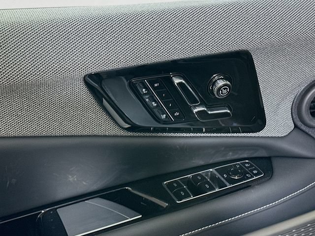 New 2026 Cadillac Optiq Luxury 2 AWD/4WD image 21
