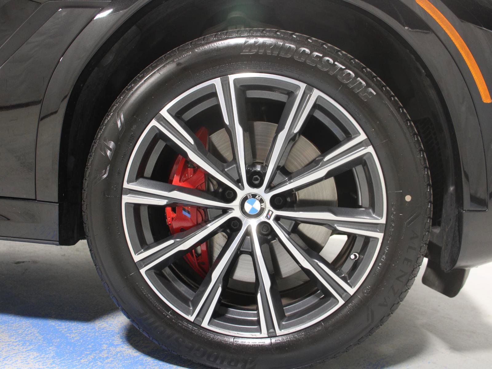 Certified 2023 BMW X6 xDrive40i w/ M Sport Package image 25