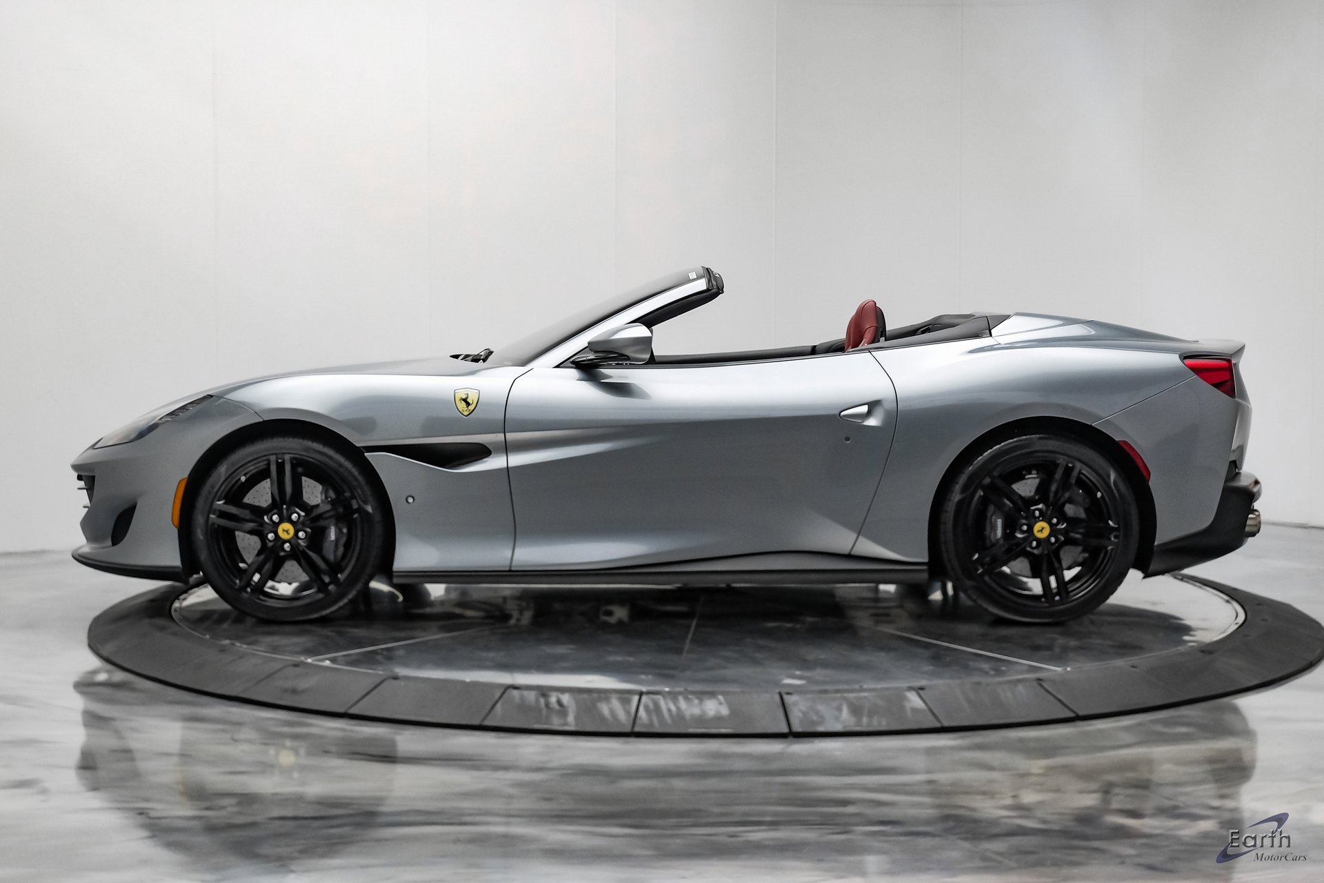 Used 2019 Ferrari Portofino image 6