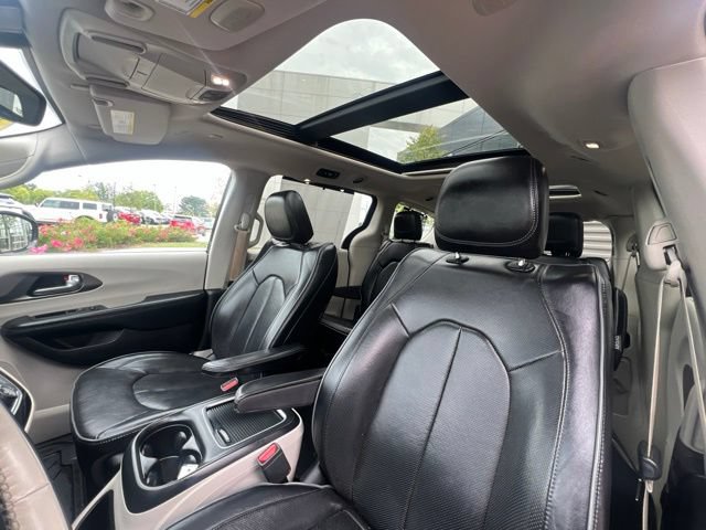 Used 2019 Chrysler Pacifica Limited FWD image 25