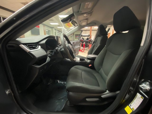 Used 2021 Toyota RAV4 LE FWD image 24