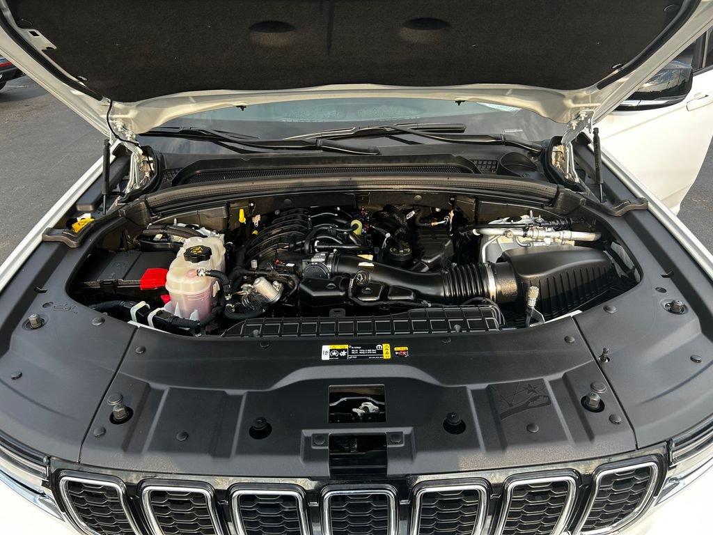 Used 2021 Jeep Grand Cherokee L Limited AWD/4WD image 33