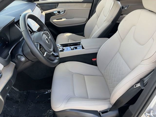 Used 2025 Volvo XC90 B6 Plus image 21