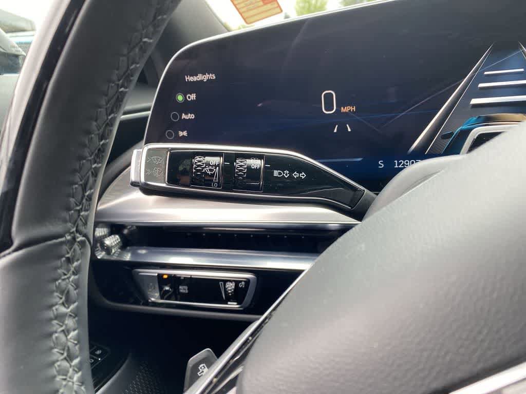 Certified 2025 Cadillac Lyriq Luxury AWD/4WD image 23