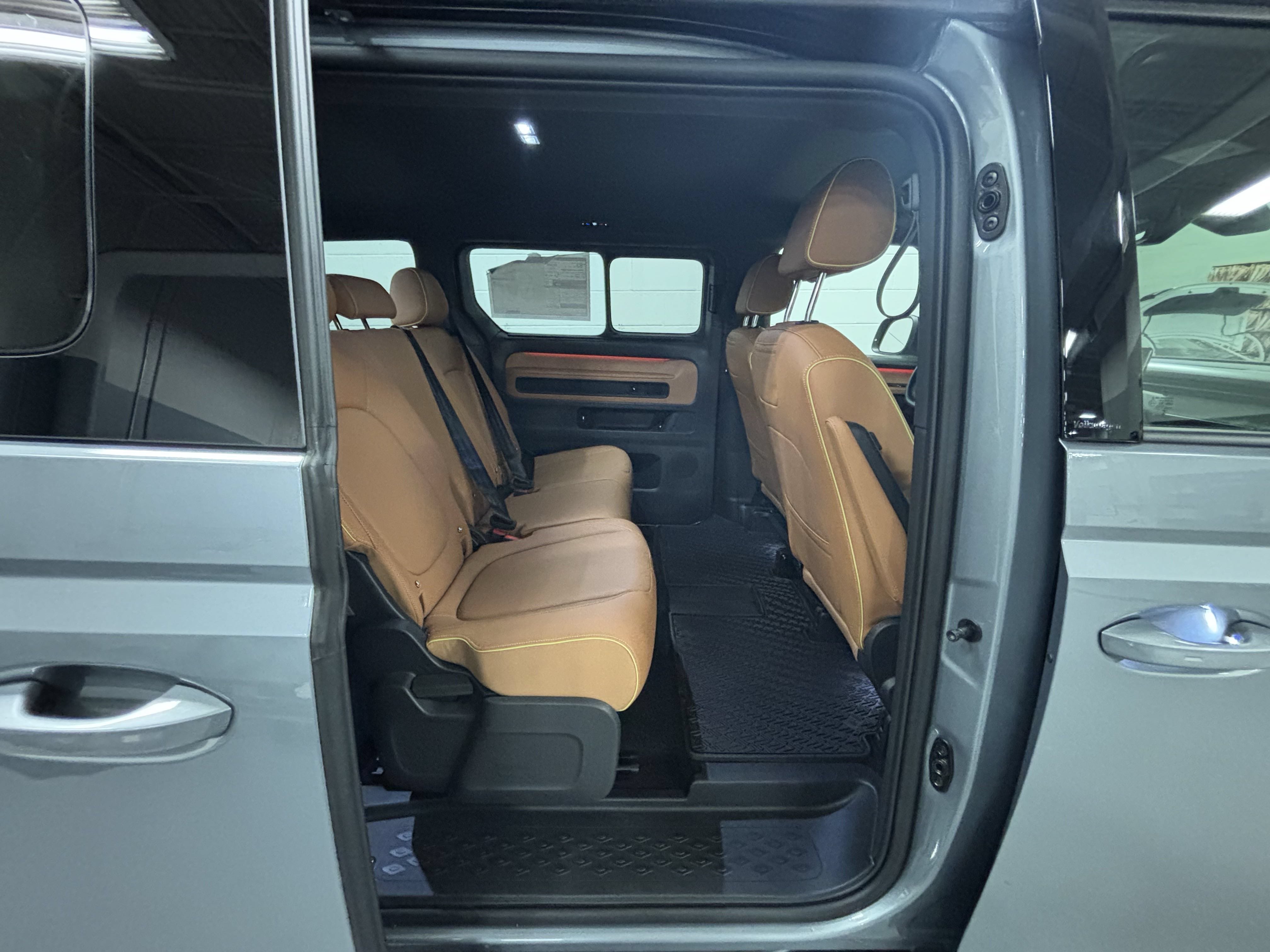 New 2025 Volkswagen ID. Buzz Pro S RWD image 13