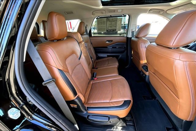 Certified 2025 Nissan Pathfinder Platinum w/ Cargo Package image 20