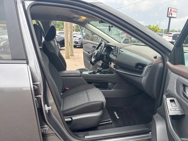 Used 2021 Nissan Rogue S FWD image 13