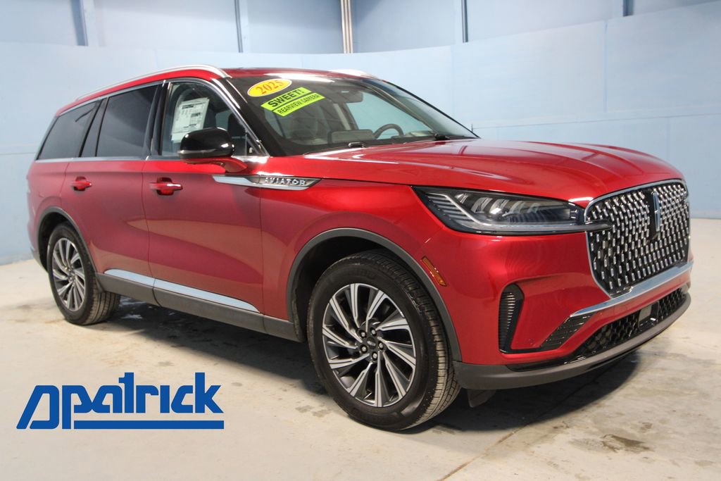 Used 2025 Lincoln Aviator AWD image 1