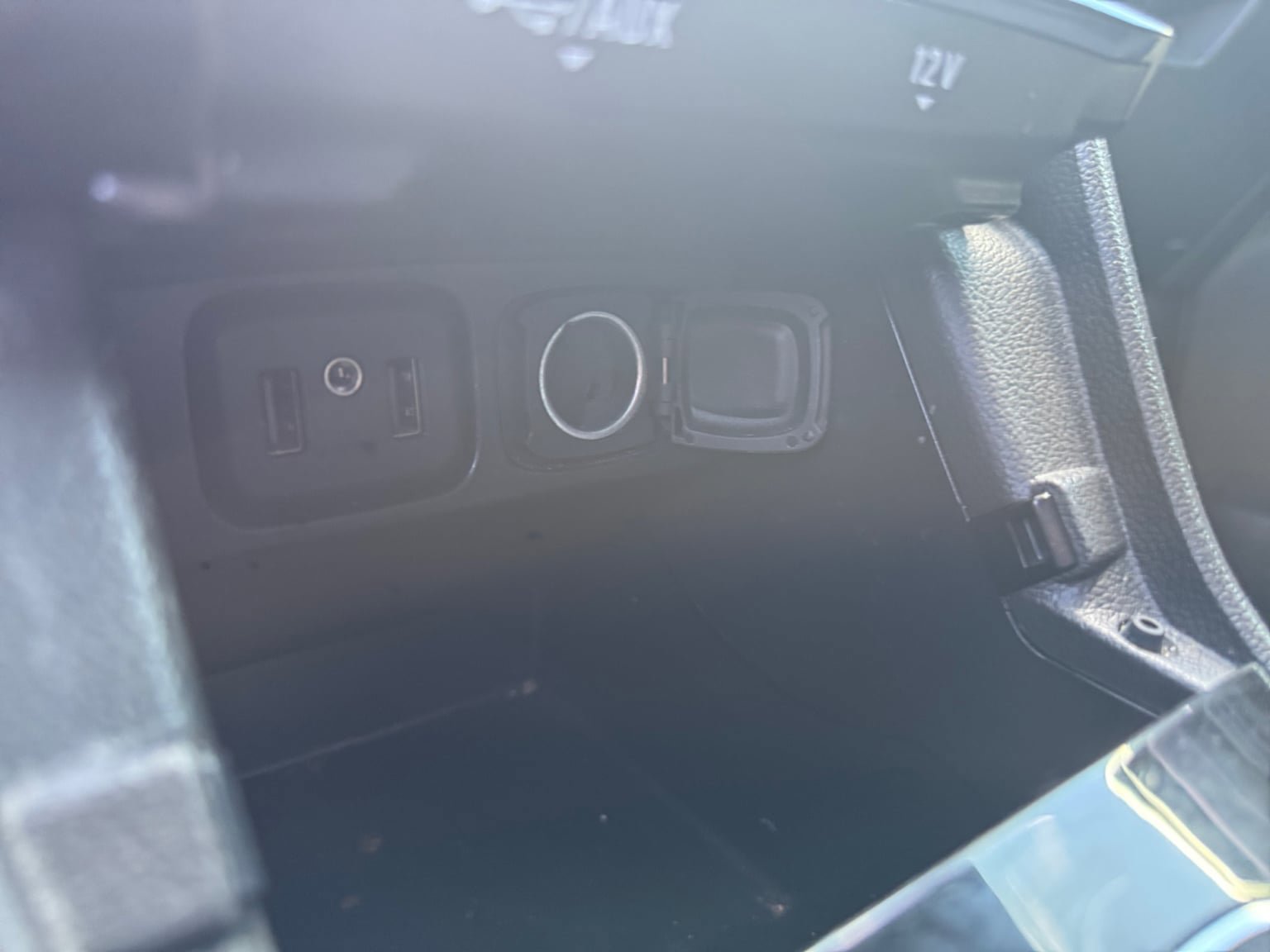 Used 2020 Buick Encore Essence FWD image 21