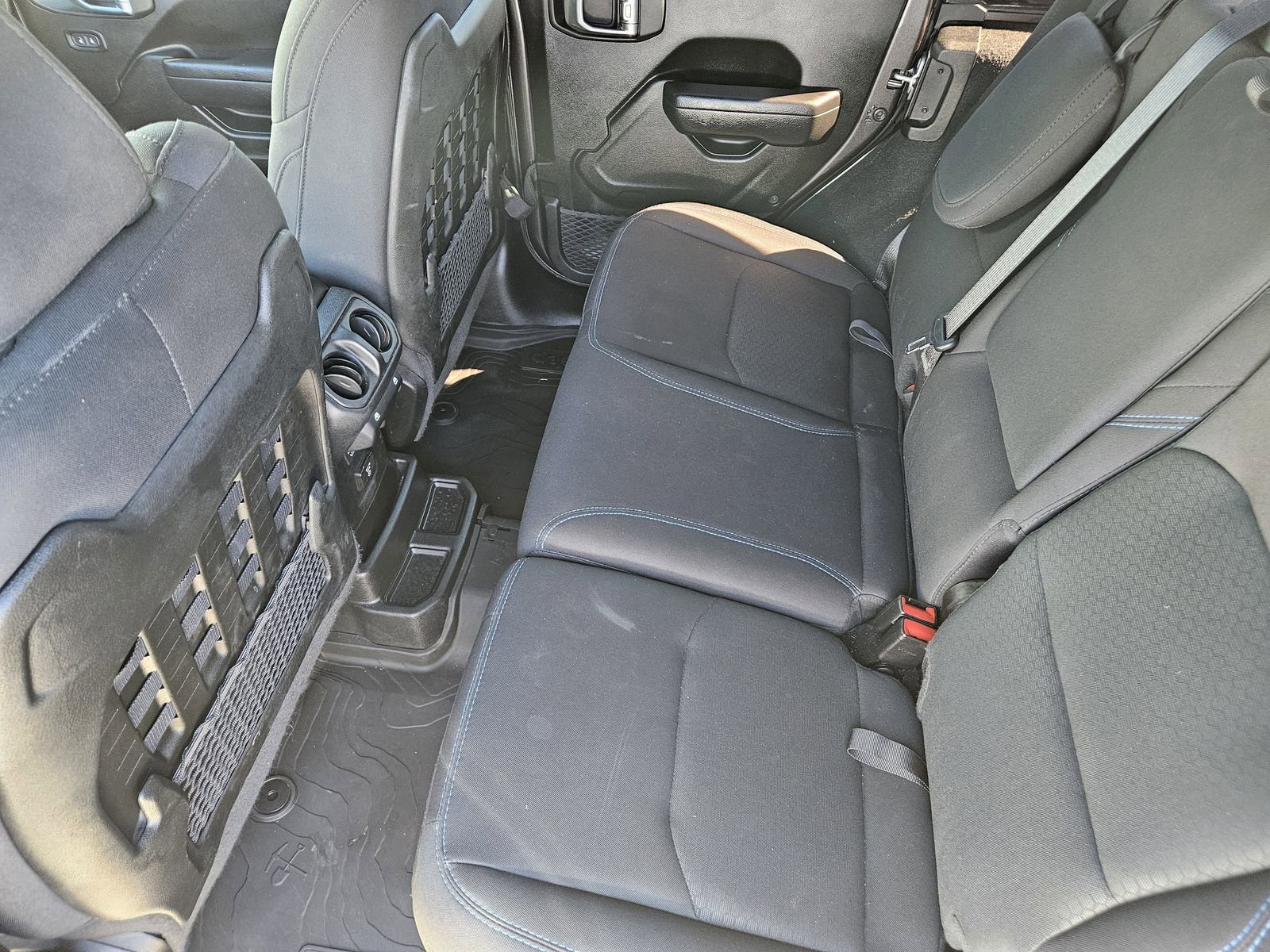 Used 2022 Jeep Wrangler Unlimited Rubicon 4xe w/ Steel Bumper Group image 33