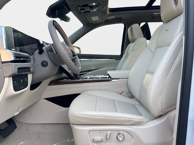 New 2026 Cadillac Escalade Platinum Sport w/ LPO, ONYX Package AWD/4WD image 20