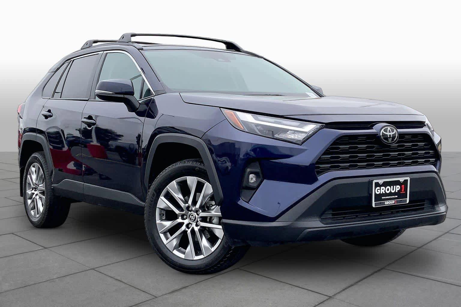 Used 2023 Toyota RAV4 XLE Premium FWD image 3
