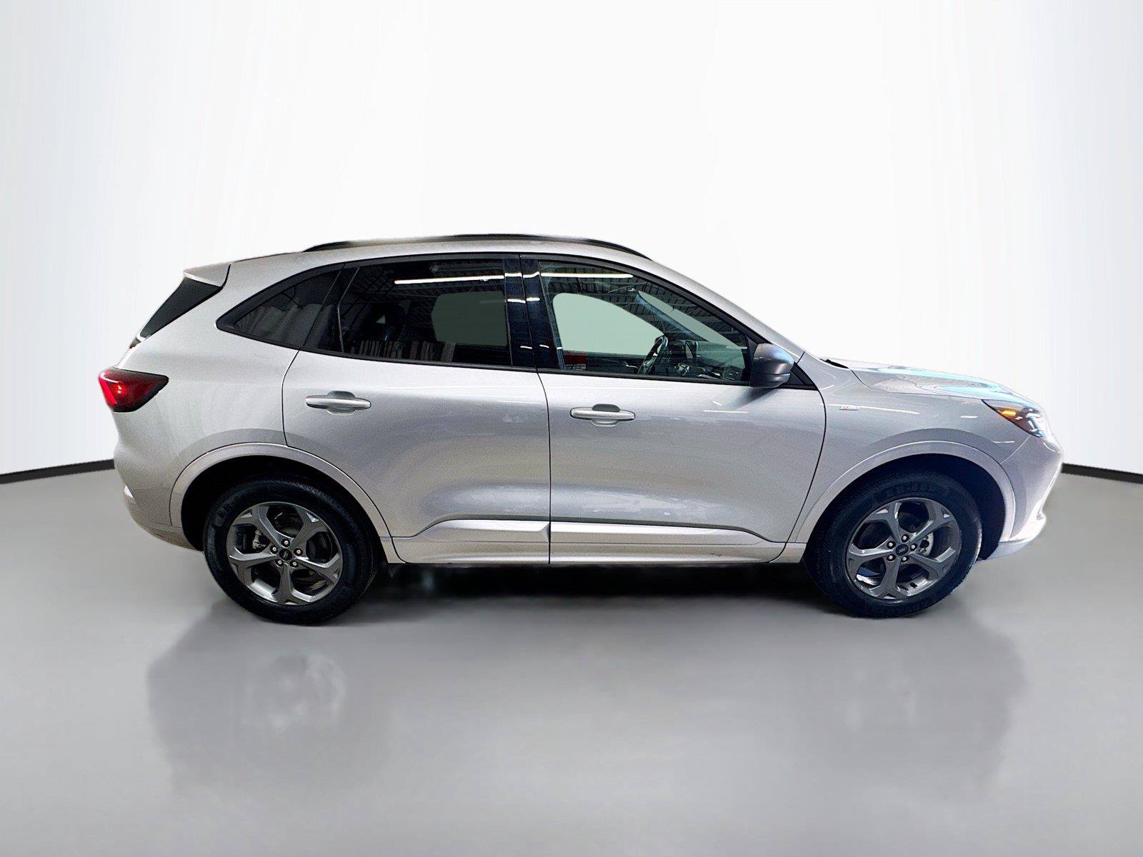 Used 2024 Ford Escape ST-Line AWD/4WD image 16