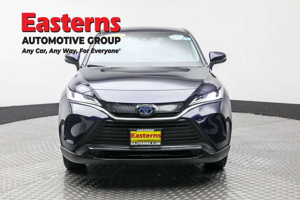 Used 2024 Toyota Venza LE image 2