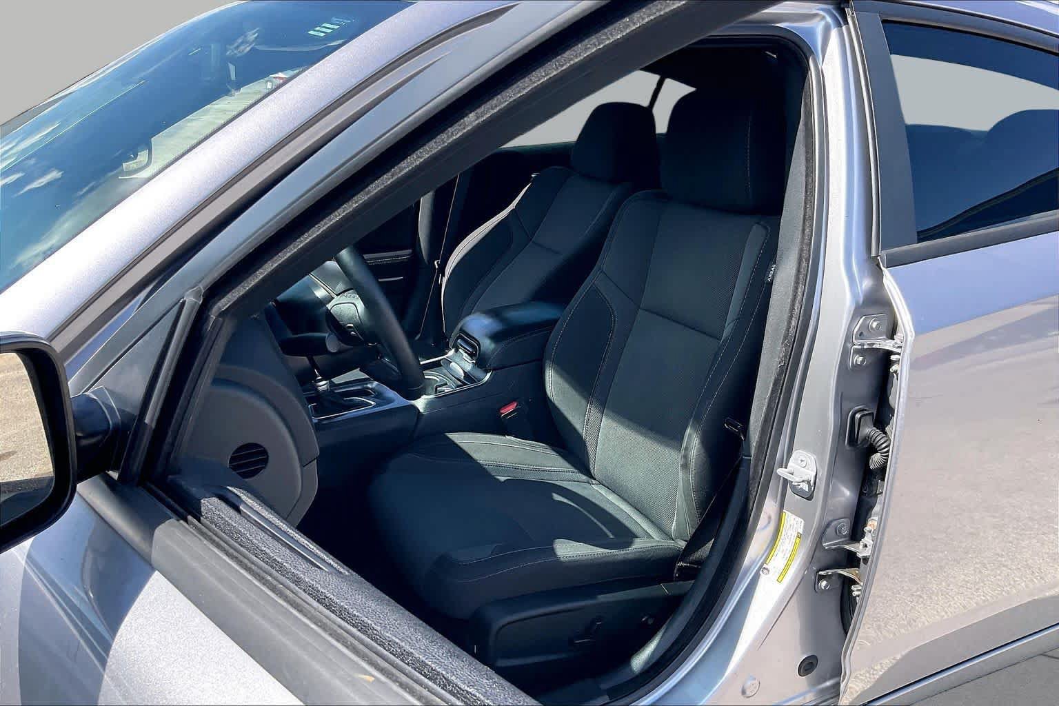 Used 2018 Dodge Charger SXT Plus w/ Beats Audio Group RWD image 9