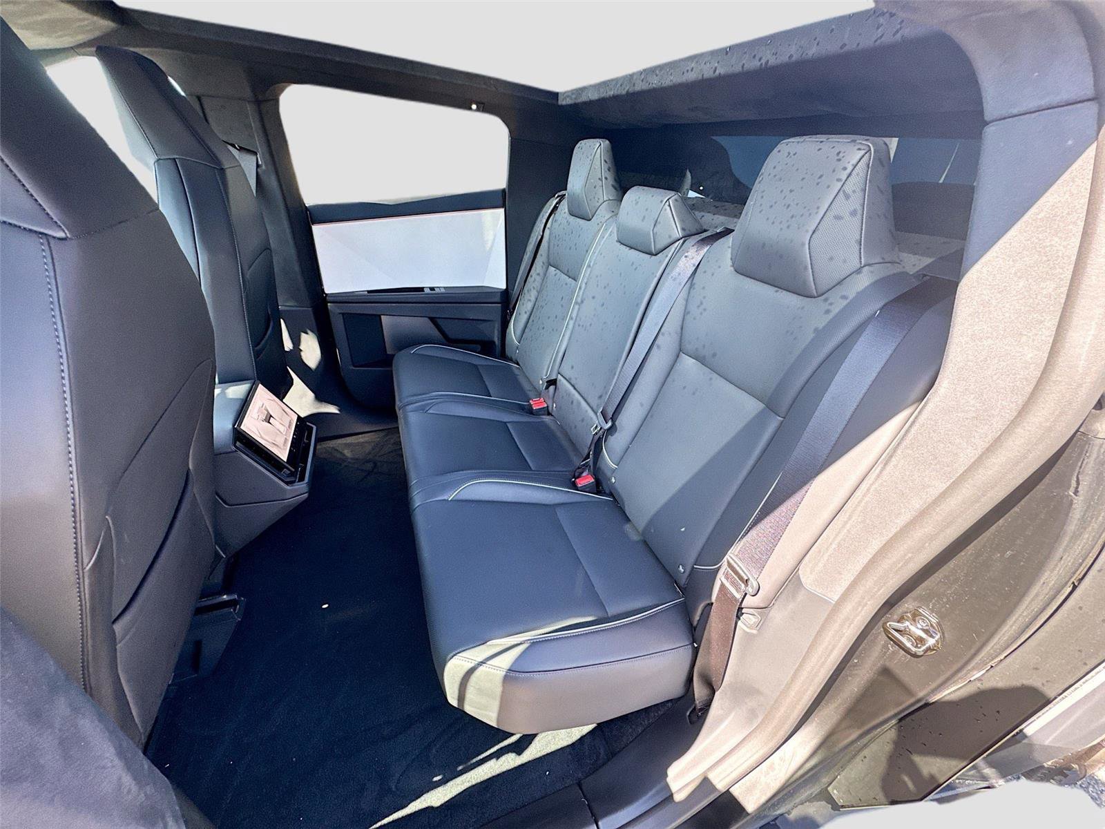 Used 2024 Tesla Cybertruck AWD Crew Cab image 12