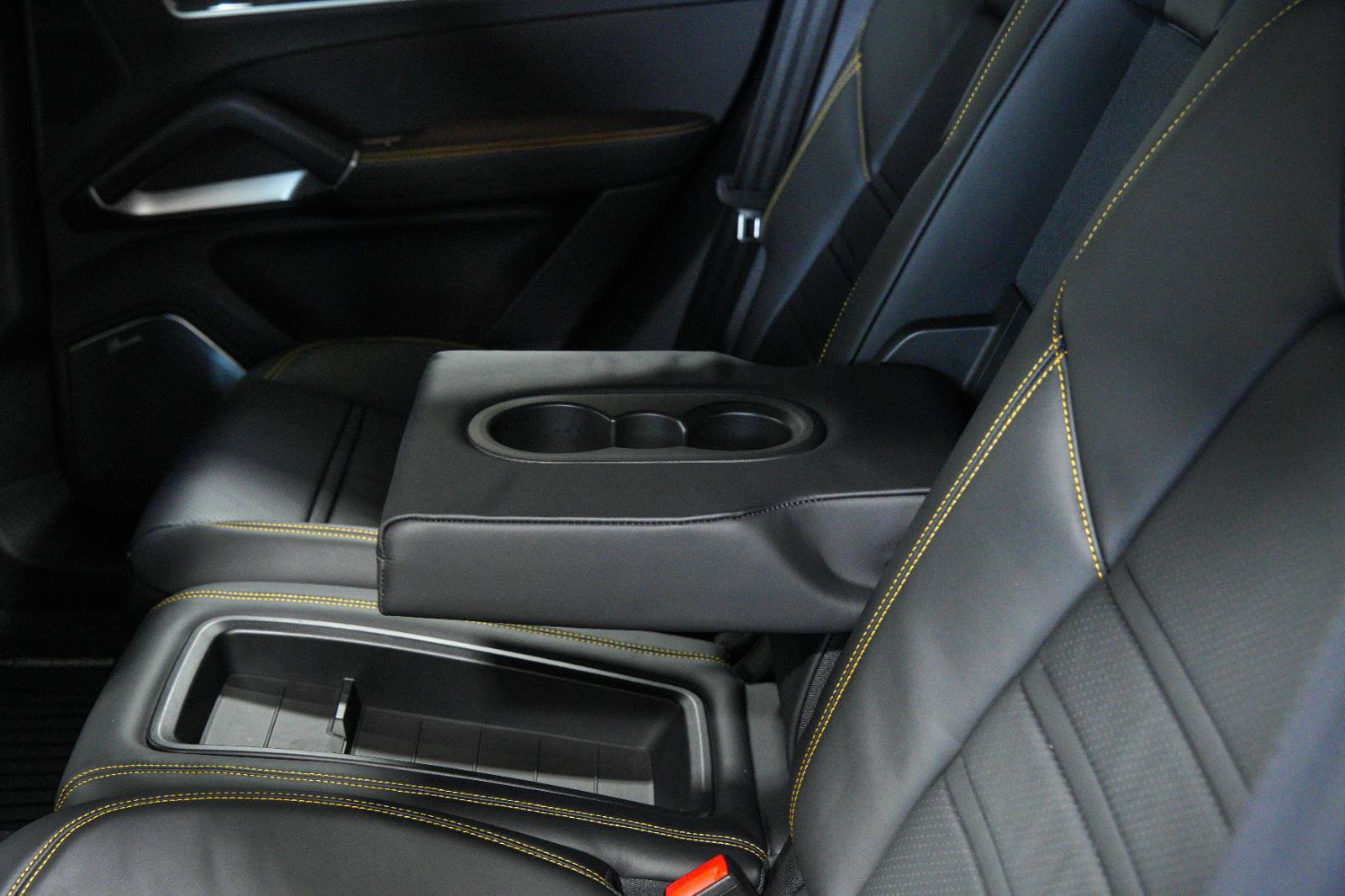 Used 2024 Porsche Cayenne Turbo GT AWD/4WD image 79