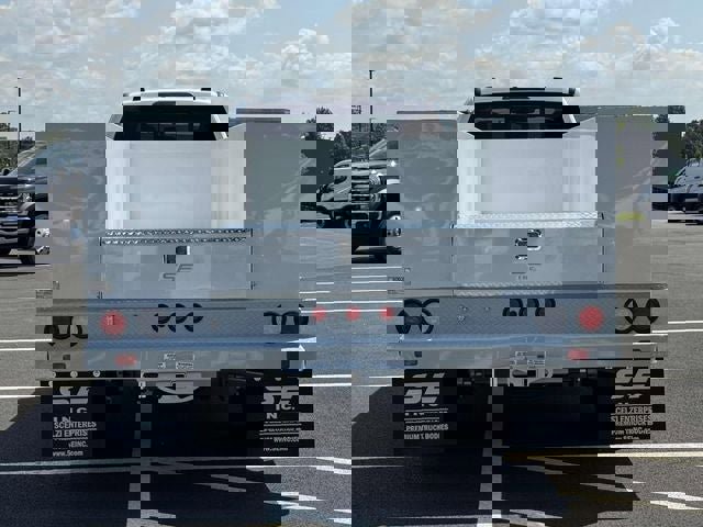 New 2025 Ford F550 4x4 Supercab Super Duty image 3