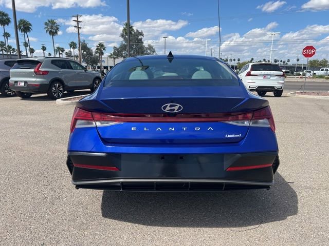 Used 2025 Hyundai Elantra Limited image 5