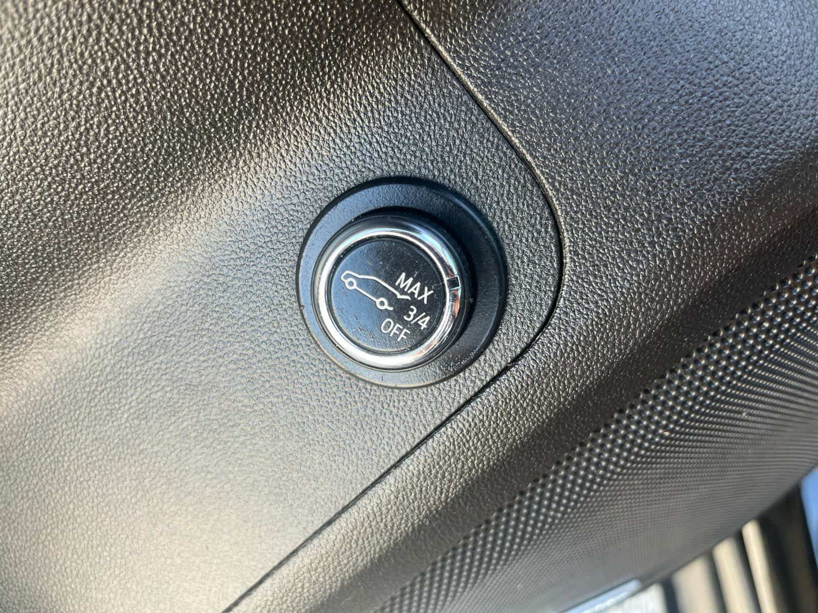 Used 2022 GMC Acadia SLT w/ Technology Package image 25