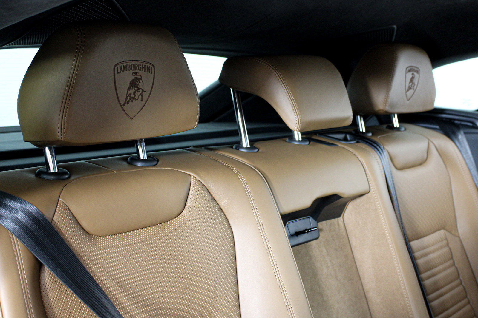 Used 2025 Lamborghini Urus SE AWD/4WD image 30