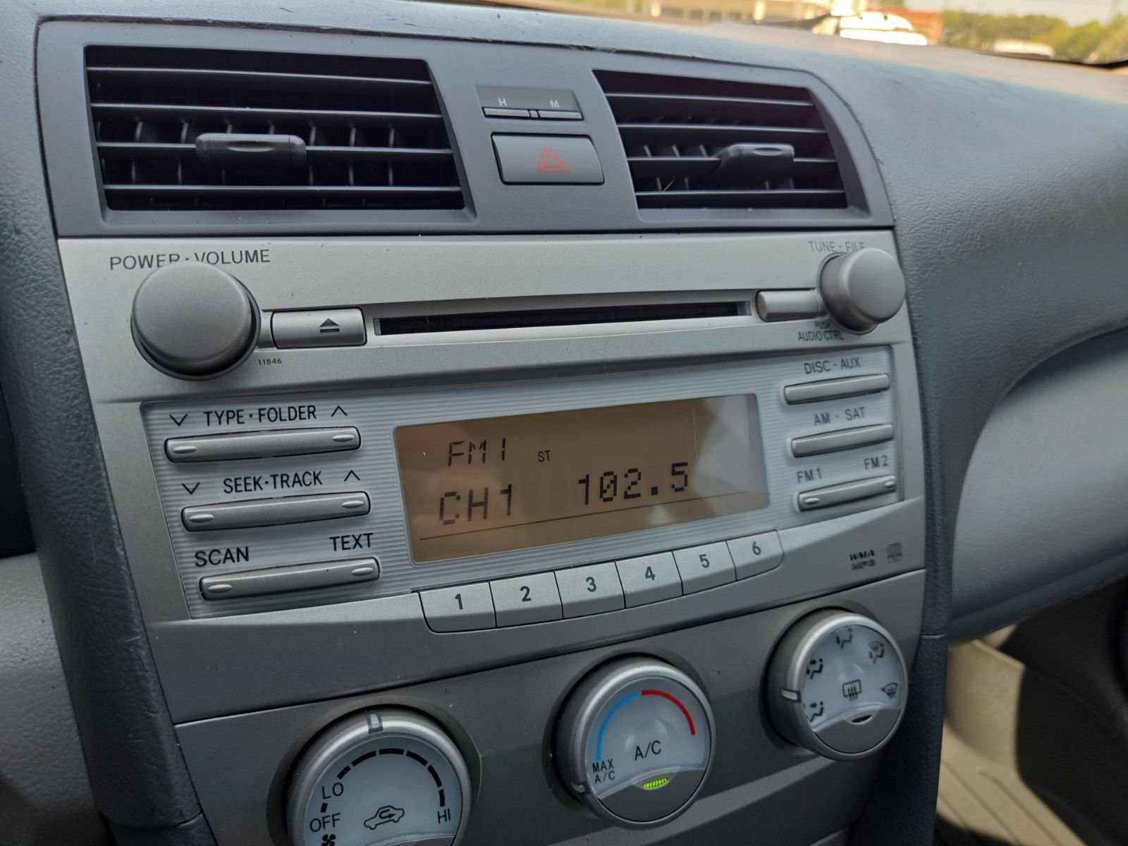 Used 2010 Toyota Camry FWD image 25