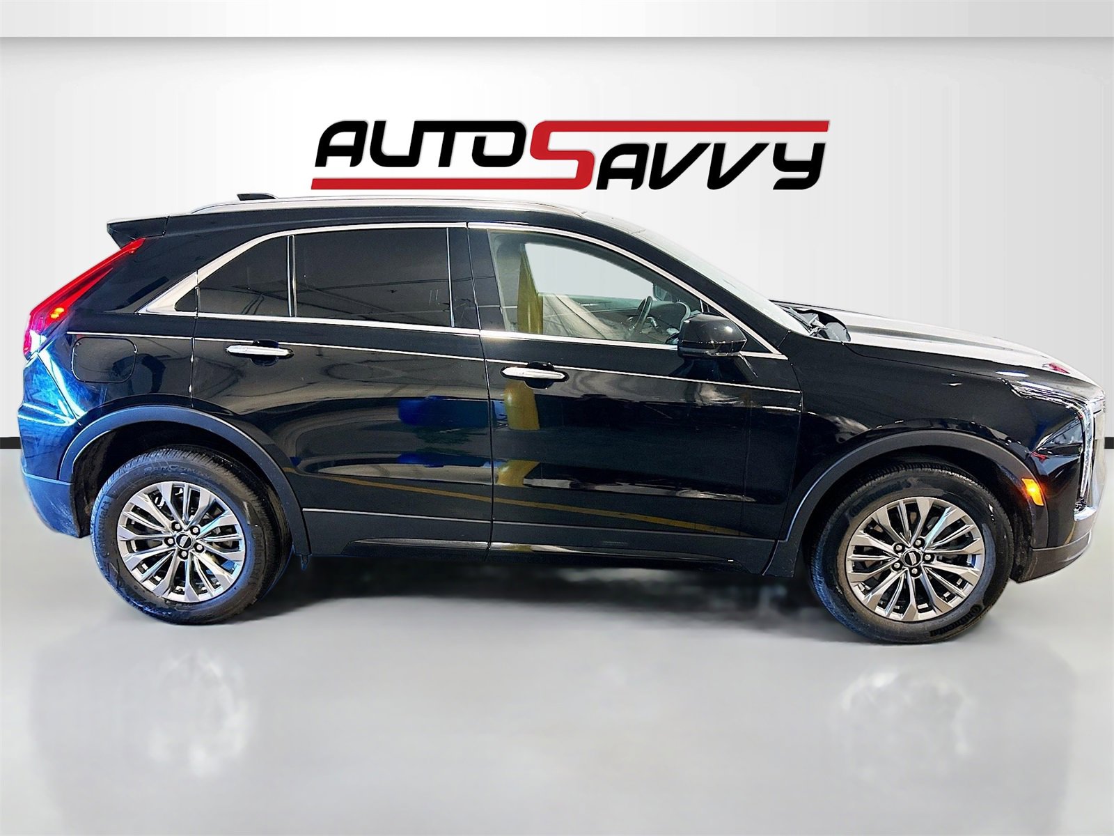 Used 2024 Cadillac XT4 Premium Luxury w/ Technology Package image 8
