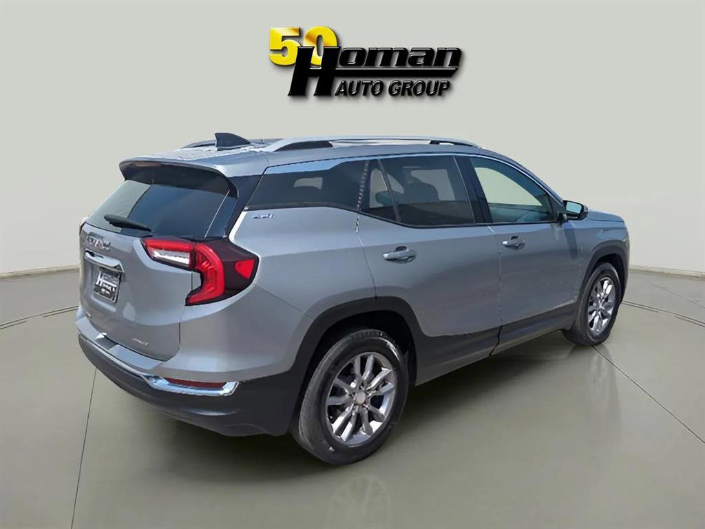 Used 2024 GMC Terrain SLT image 5
